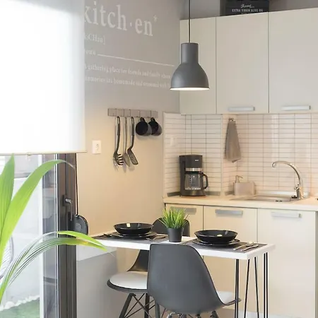 F & B Collection - Escape Avenue *