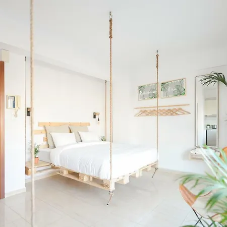 F & B Collection - Escape Avenue Θεσσαλονίκη