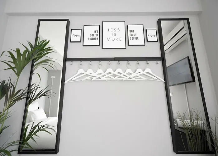 F & B Collection - Escape Avenue * سالونيك